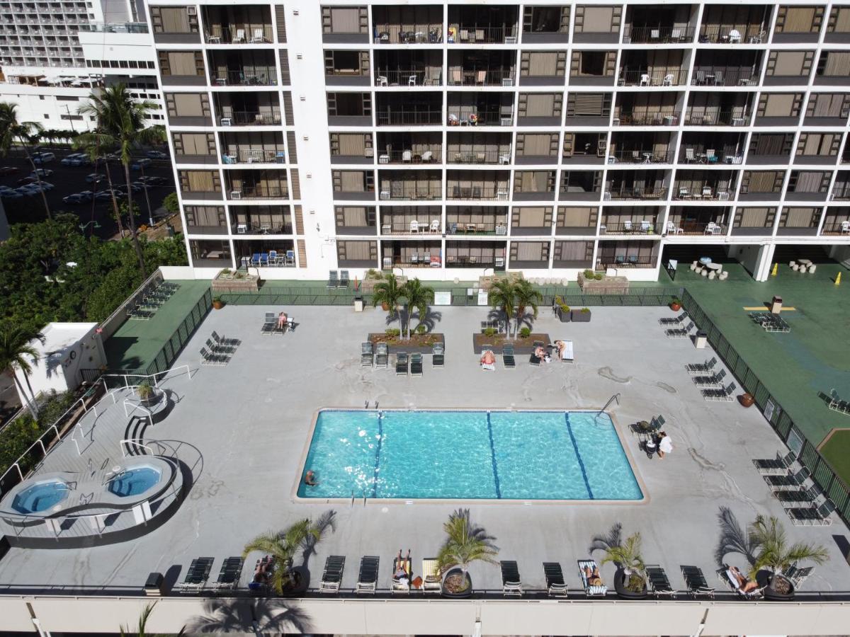Upscale Penthouse With Ocean Views - Free Parking Apartamento Honolulu Exterior foto