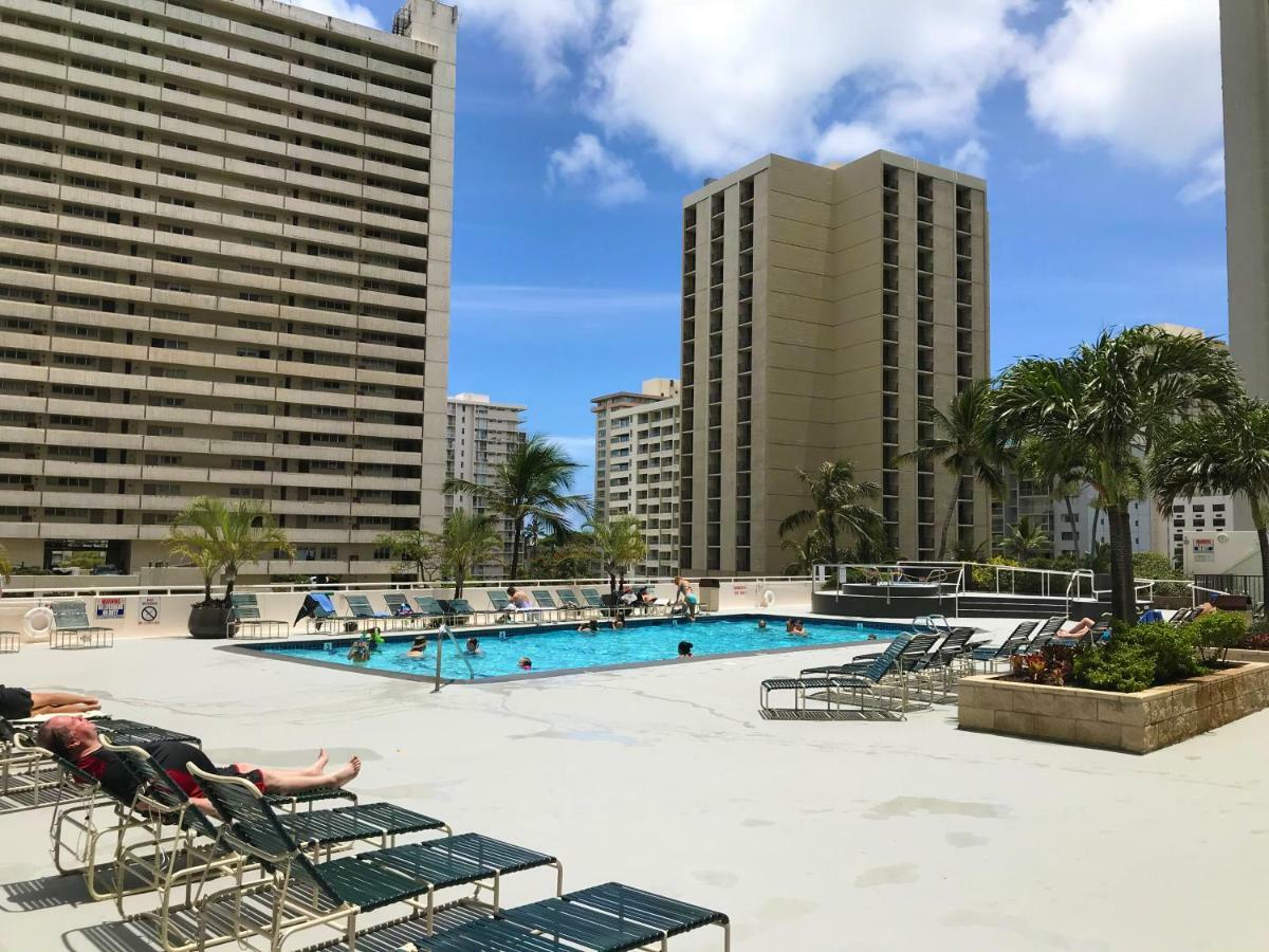 Upscale Penthouse With Ocean Views - Free Parking Apartamento Honolulu Exterior foto